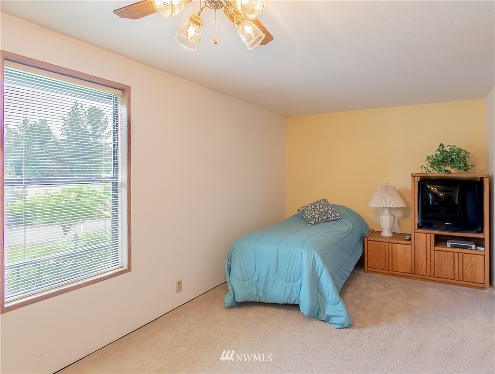 24216 8th Place West Bothell, WA 98021 - Photo 14 of 22