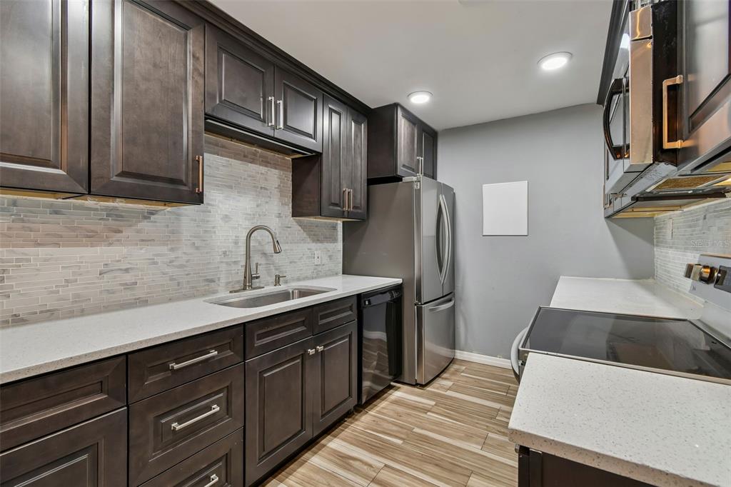 1695 Lee Road, Unit E215 Winter Park, FL 32789 - Photo 5 of 82