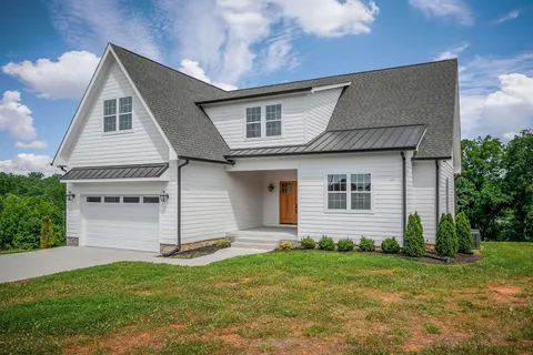 $799,900 | 617 Post Road, Rock Island, TN 38581