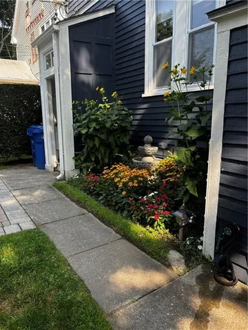 $1,950 | 45 East Bowery Street, Unit A, Newport, RI 02840