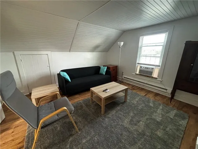 $1,950 | 45 East Bowery Street, Unit A, Newport, RI 02840