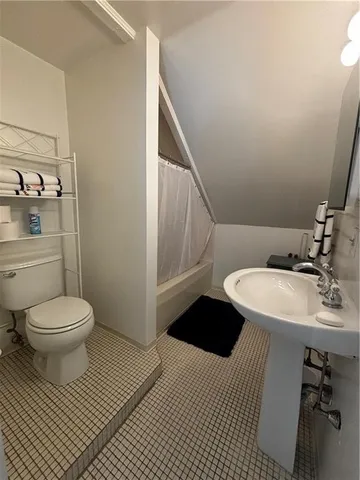 $1,950 | 45 East Bowery Street, Unit A, Newport, RI 02840