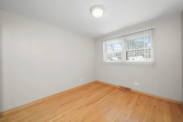 $4,350 | 400 Locust Road, Wilmette, IL 60091