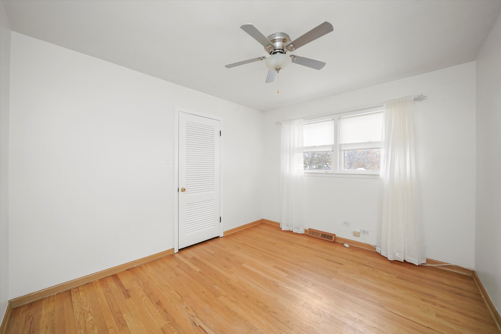 400 Locust Road Wilmette, IL 60091 - Photo 16 of 32