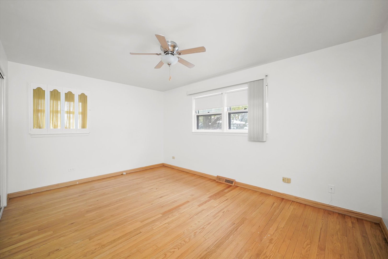 400 Locust Road Wilmette, IL 60091 - Photo 17 of 32