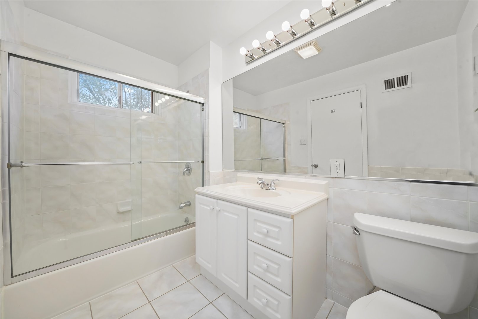 400 Locust Road Wilmette, IL 60091 - Photo 19 of 32