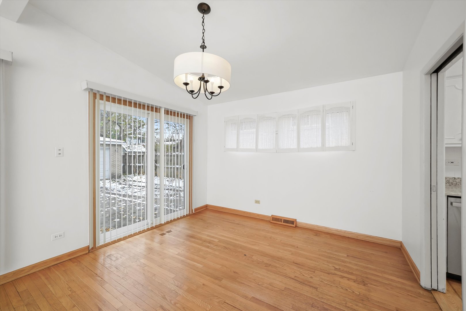 400 Locust Road Wilmette, IL 60091 - Photo 23 of 32