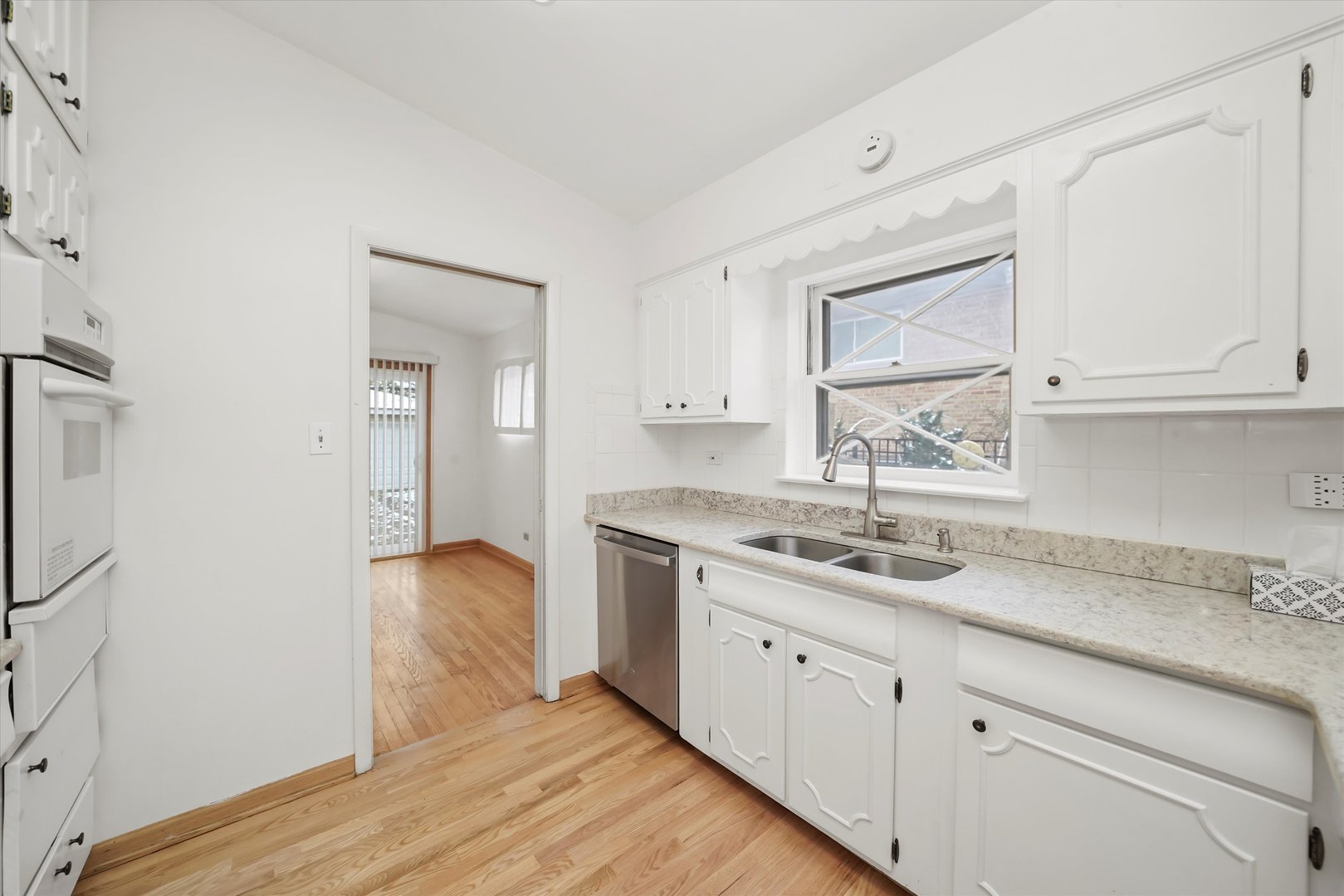 400 Locust Road Wilmette, IL 60091 - Photo 25 of 32