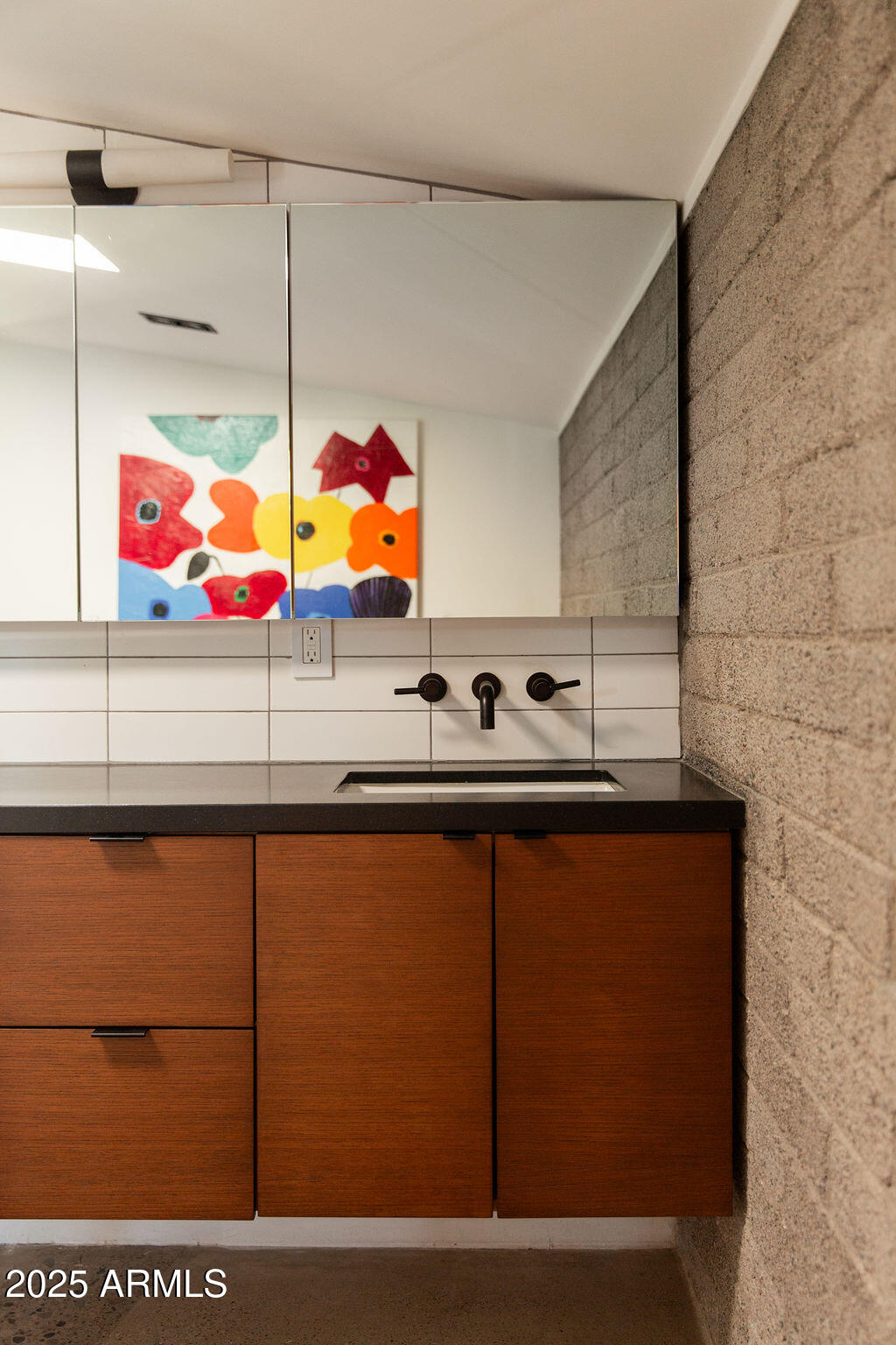 4032 North 45th Place Phoenix, AZ 85018 - Photo 37 of 38 a view of counter top