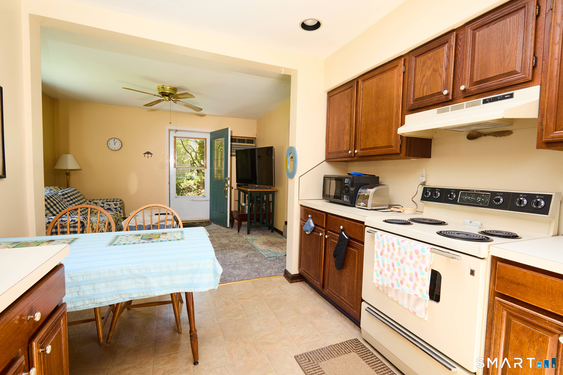 15 Harvester Road, Unit 2 Fairfield, CT 06825 - Photo 13 of 21