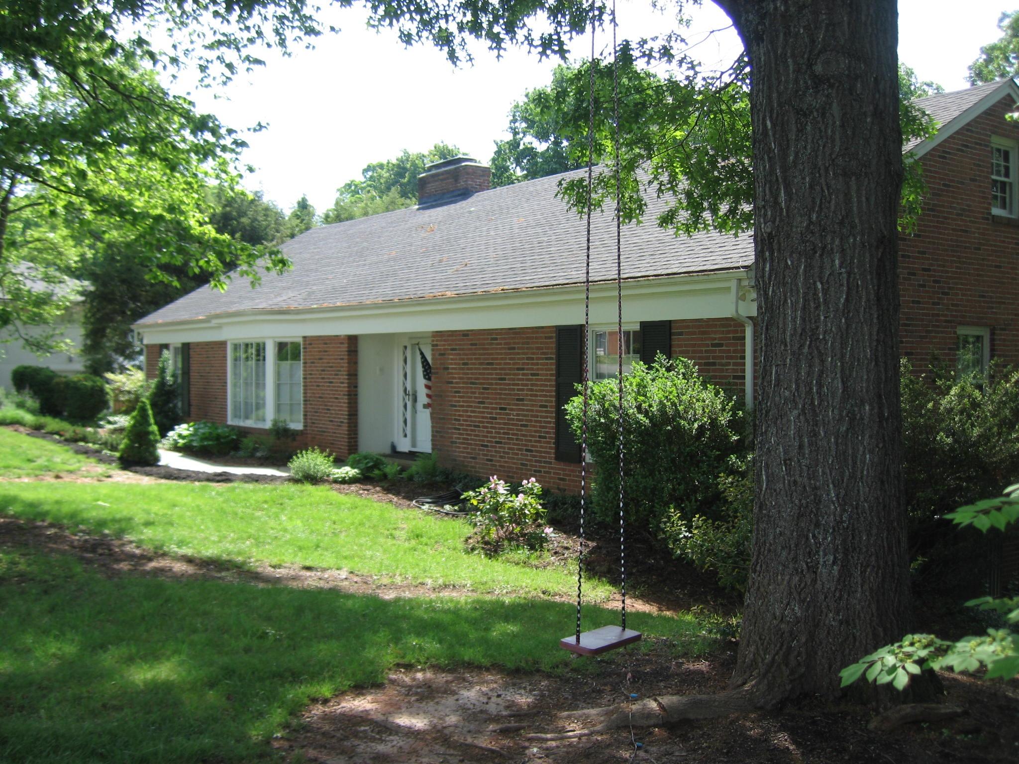 935 West Point Road Salem, VA 24153 - Photo 5 of 28 IMG_5115