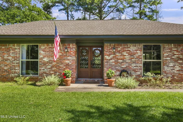 $540,500 | 879 North Old Canton Road, Canton, MS 39046