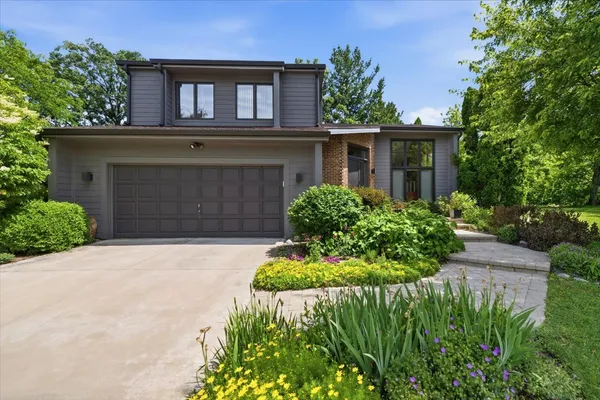 $575,000 | 1755 Wiesbrook Road South, Wheaton, IL 60189