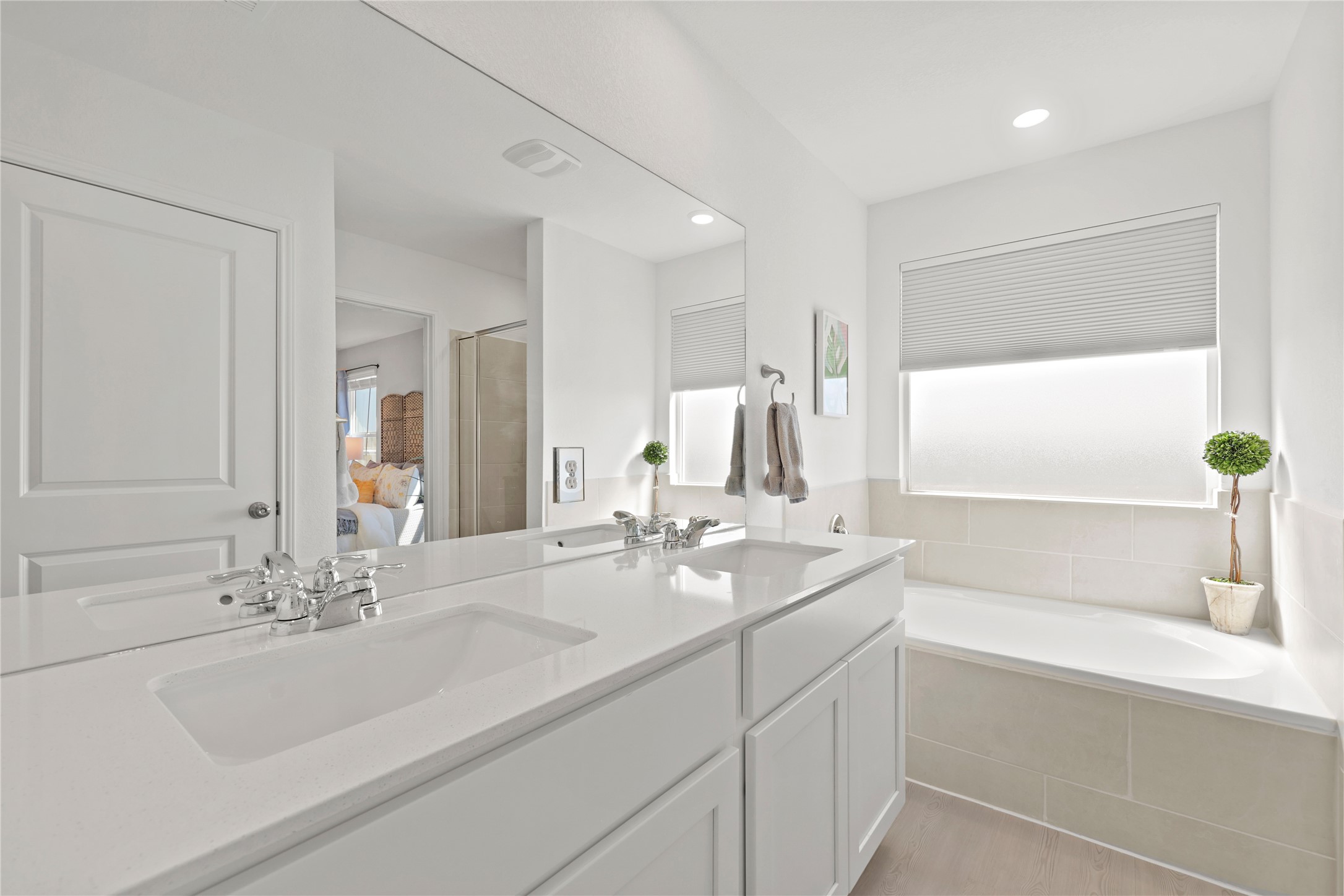 1073 Soapstone Pass Maxwell, TX 78656 - Photo 15 of 28 a bathroom with a sink and a bathtub