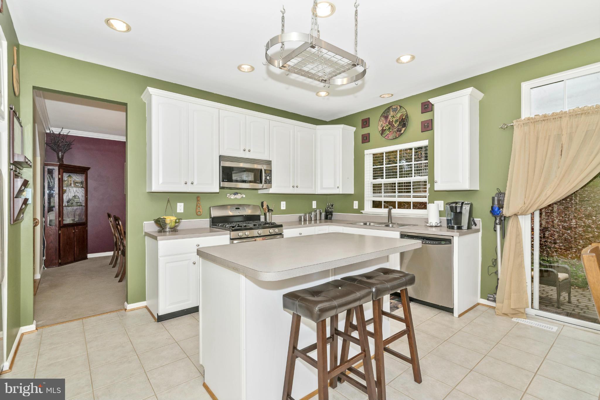 2126 Walnut Ridge Court Frederick, MD 21702 - Photo 11 of 30 Kitchen