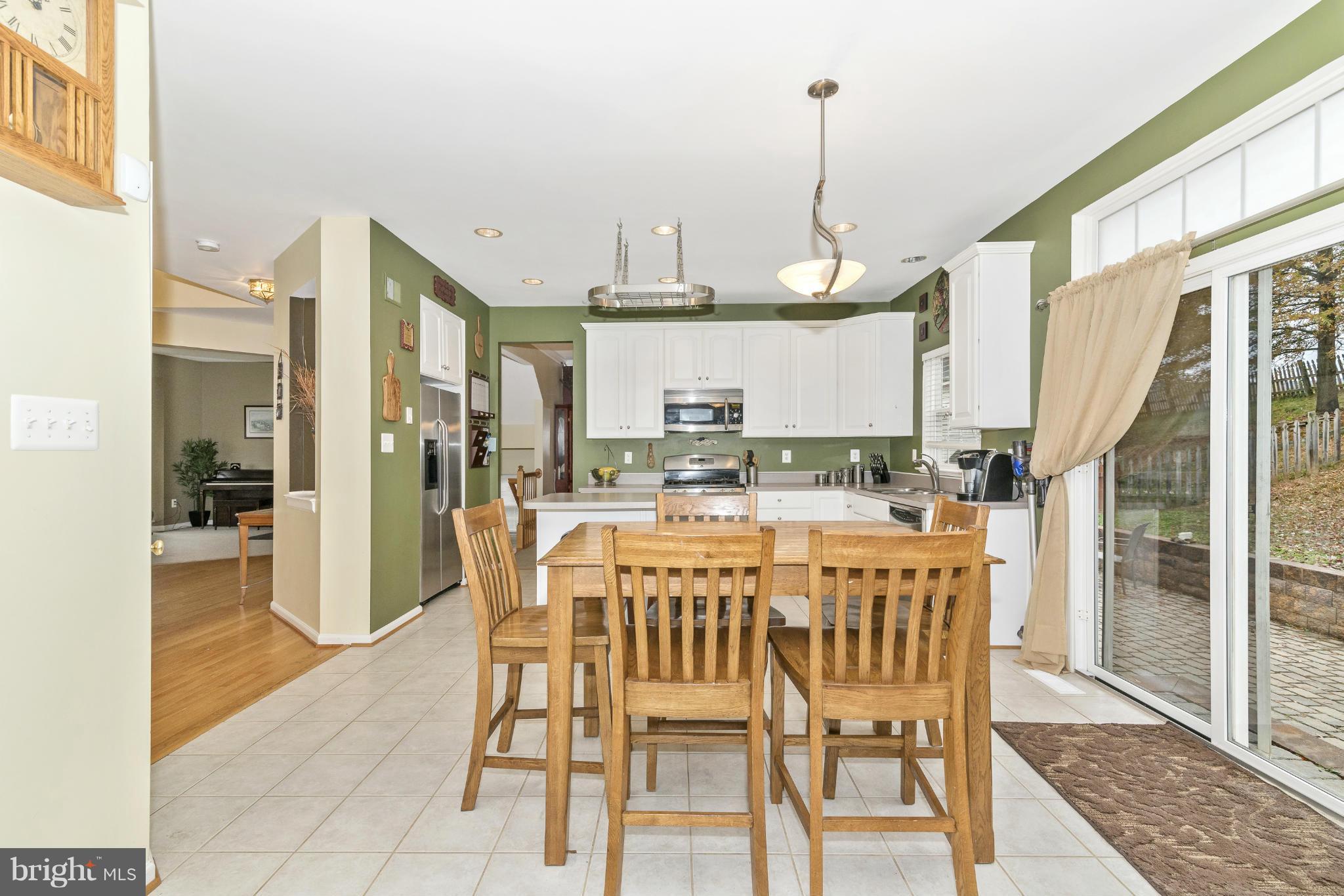 2126 Walnut Ridge Court Frederick, MD 21702 - Photo 6 of 30 Kitchen