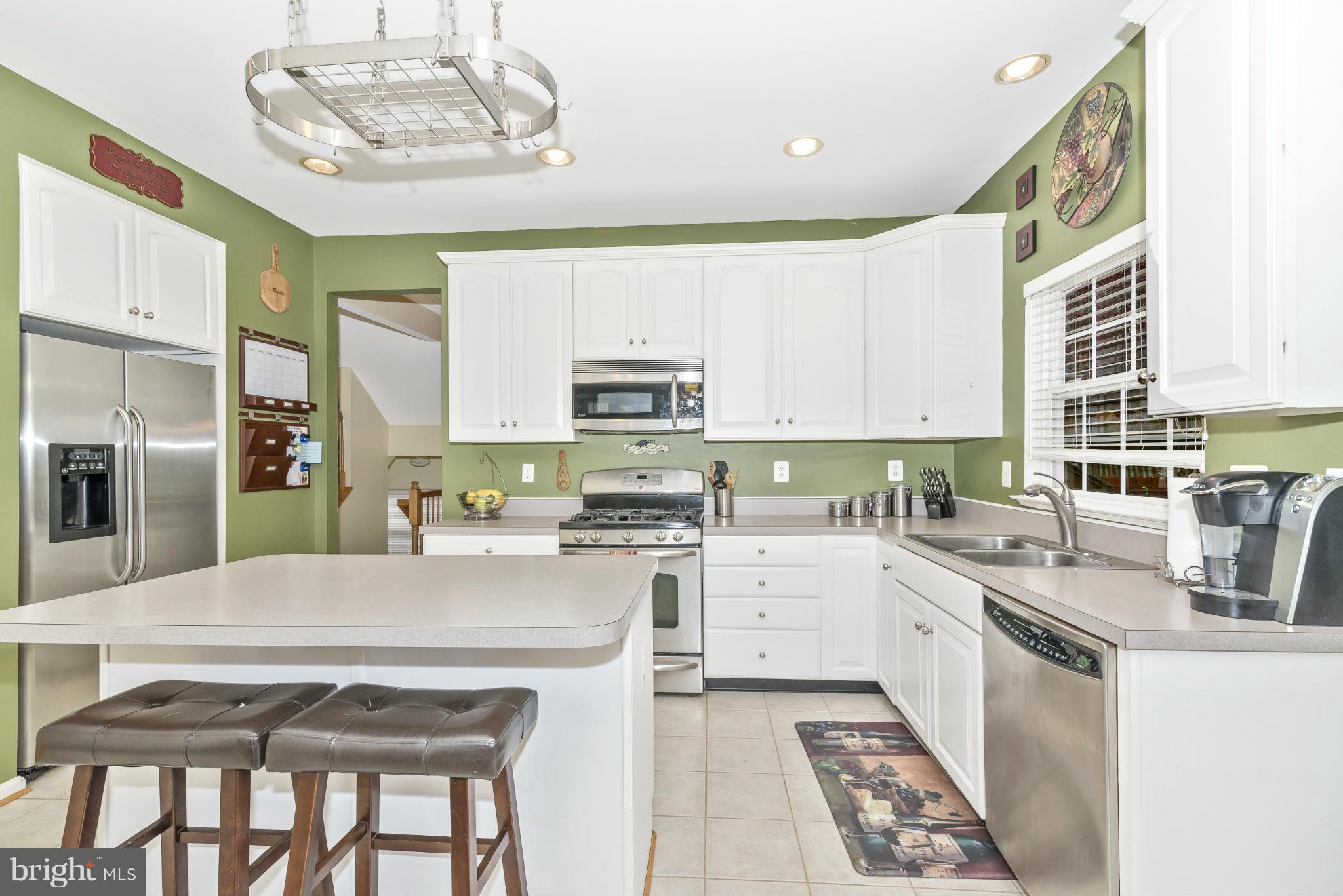 2126 Walnut Ridge Court Frederick, MD 21702 - Photo 8 of 30 Kitchen