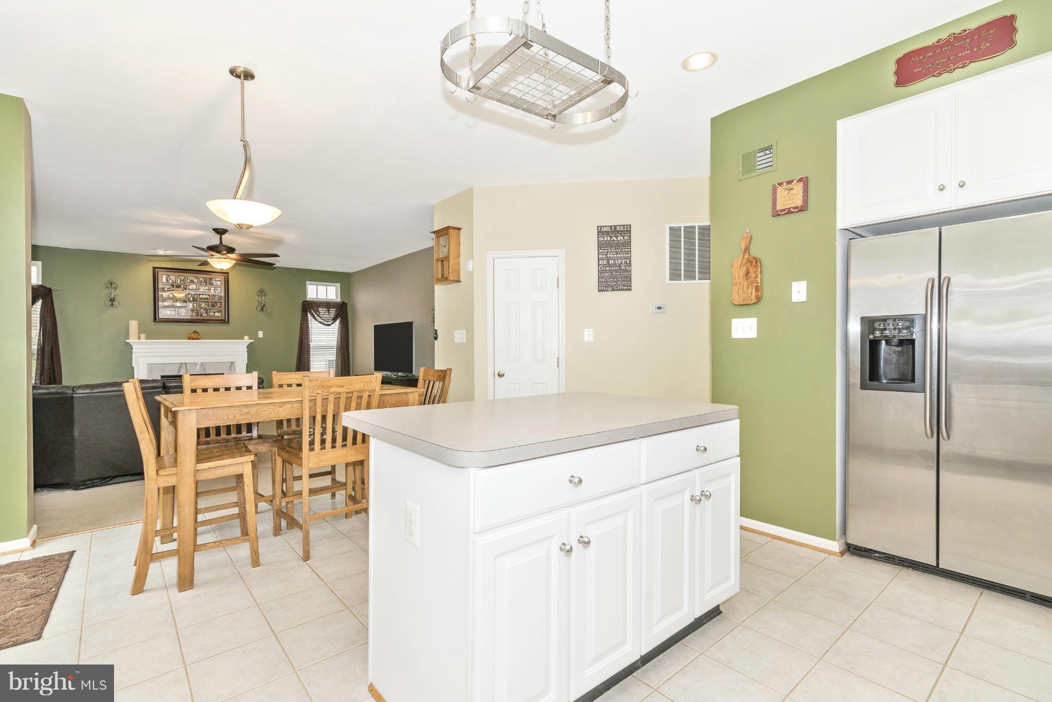 2126 Walnut Ridge Court Frederick, MD 21702 - Photo 9 of 30 Kitchen
