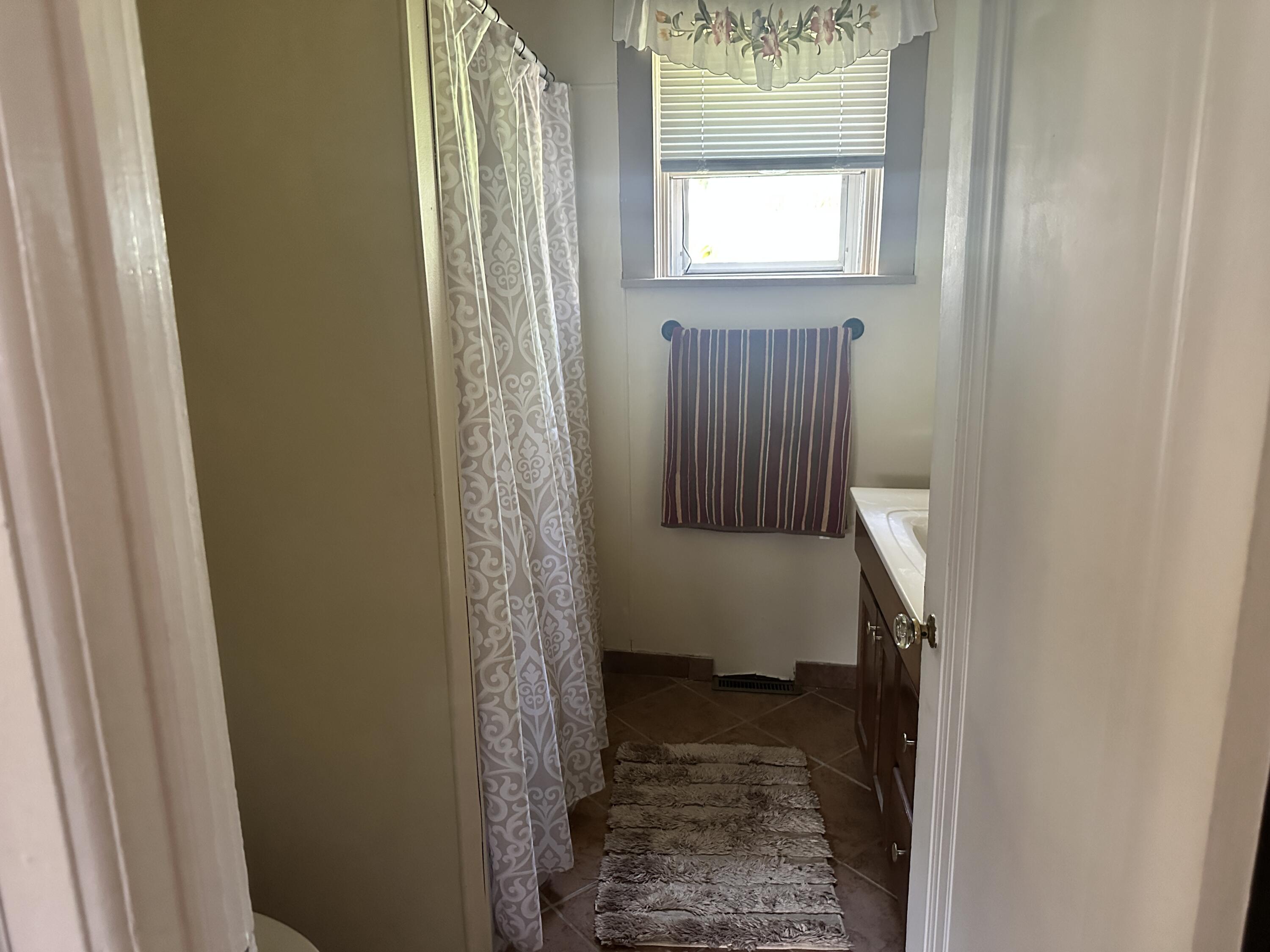 526 West Upton Avenue Reed City, MI 49677 - Photo 12 of 18 IMG_1891