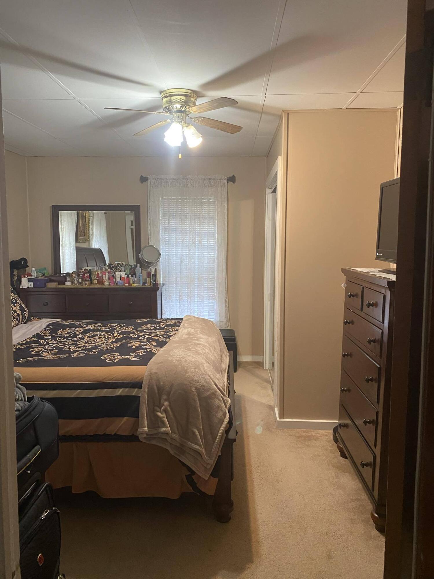 526 West Upton Avenue Reed City, MI 49677 - Photo 5 of 18 00a57ba7-a3ba-4ffa-b68e-afc416b5ea84 (1)