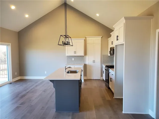 $408,900 | 1202 Northwest 4th Street, Oak Grove, MO 64075