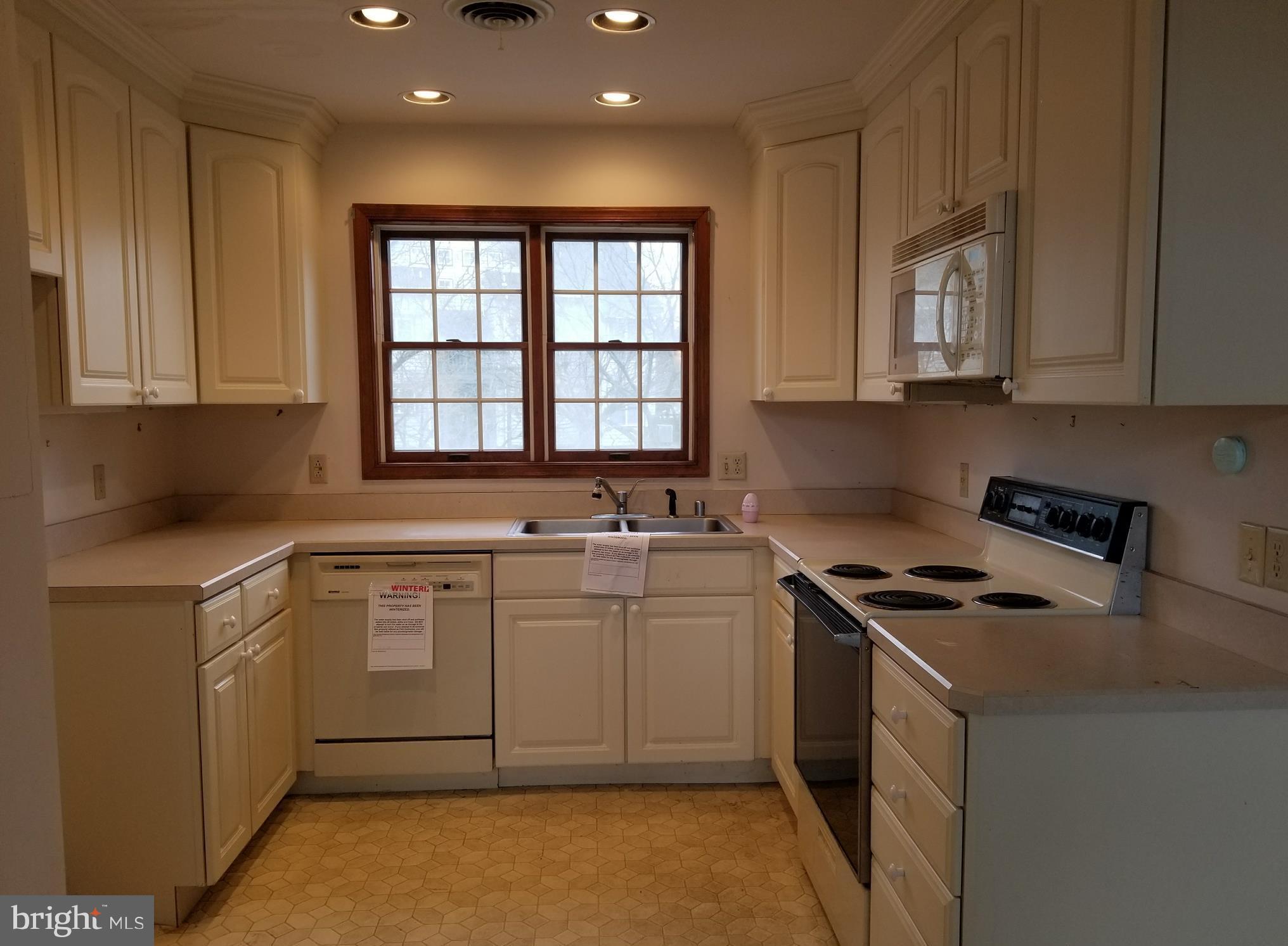 1 Bayview Road, Unit 2B Betterton, MD 21610 - Photo 11 of 17 Kitchen