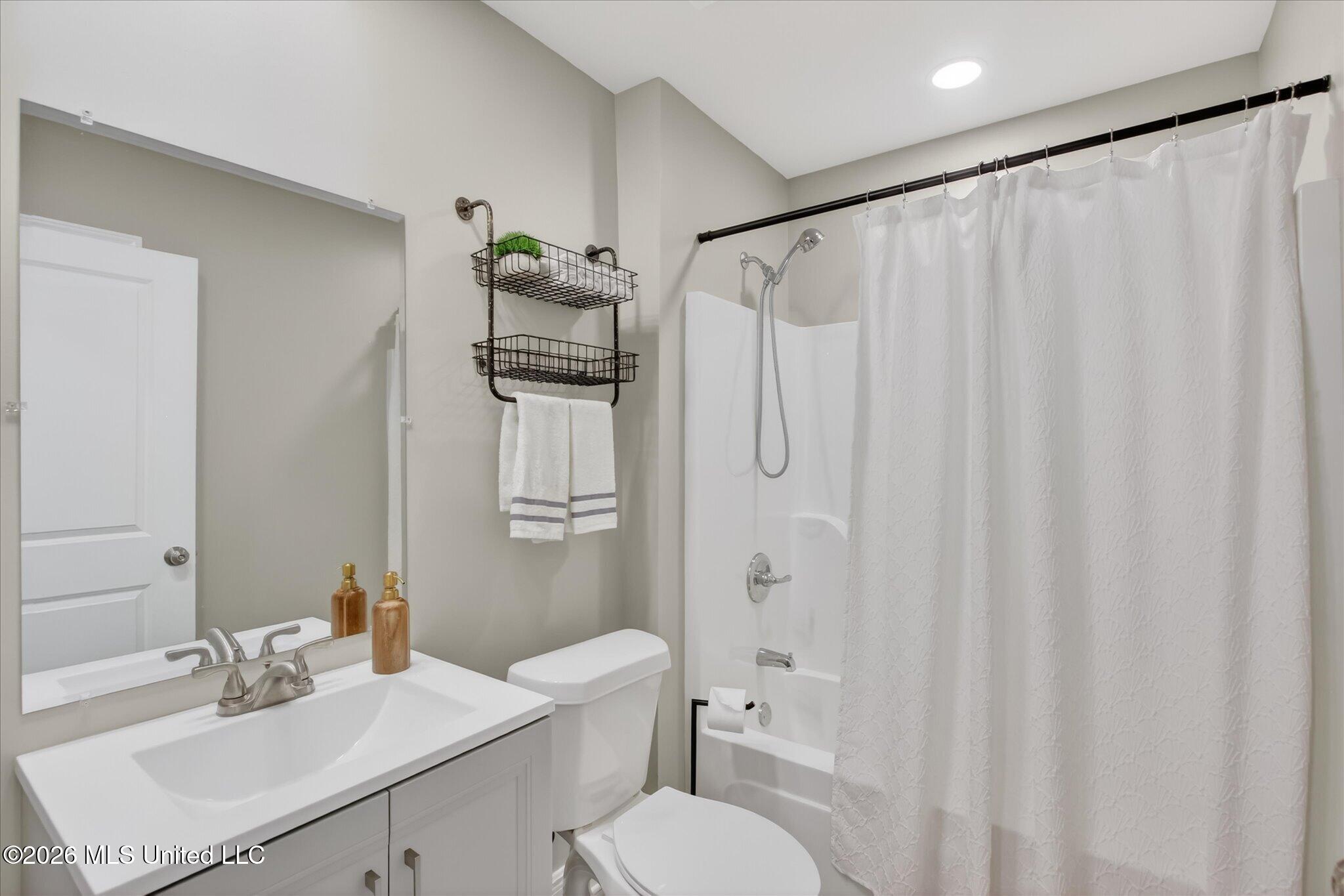 1412 Spruce Street Ocean Springs, MS 39564 - Photo 29 of 44 Bathroom 2