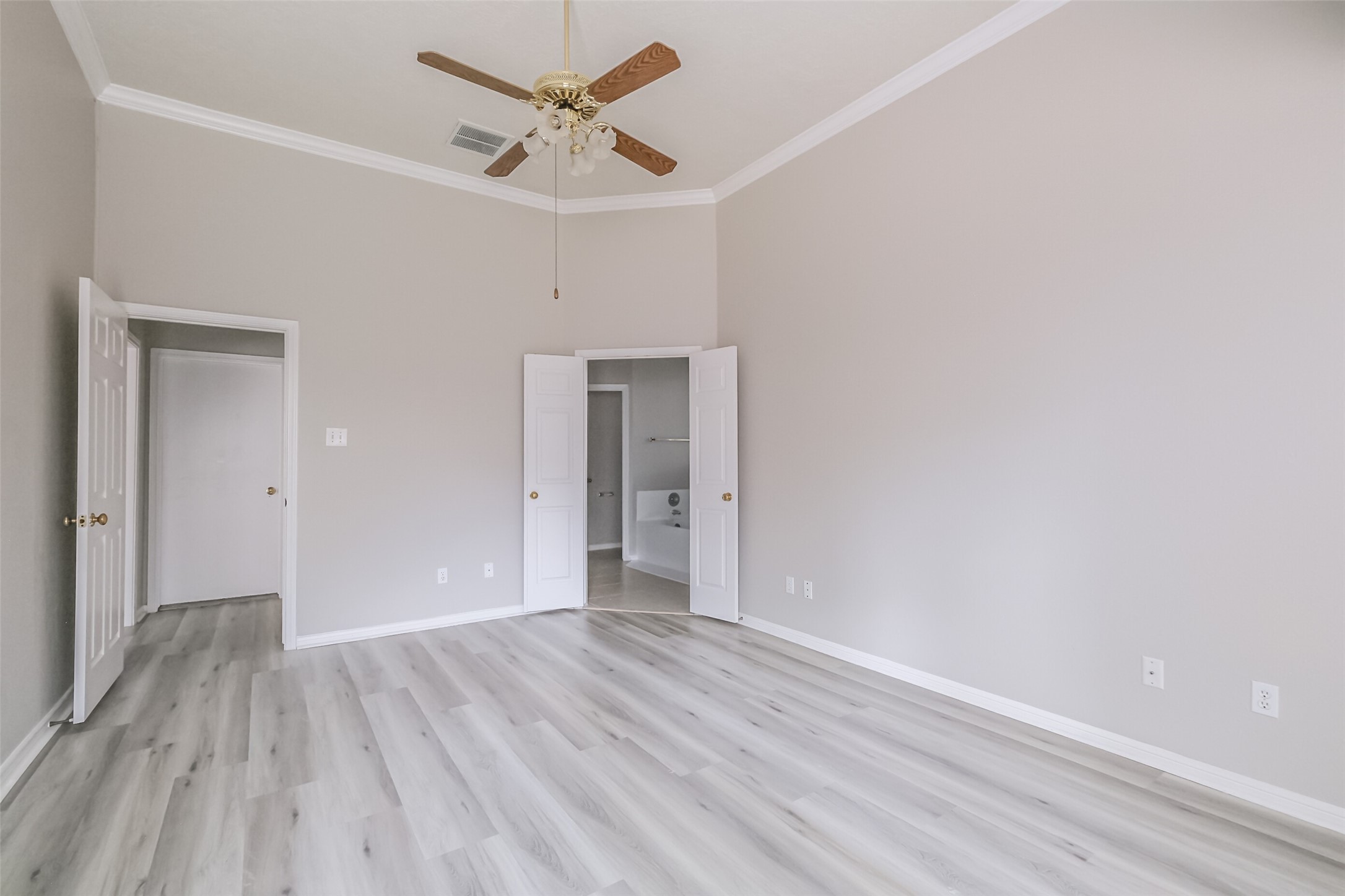 7603 Quintero Drive Houston, TX 77083 - Photo 25 of 36 a view of an empty room and wooden floor
