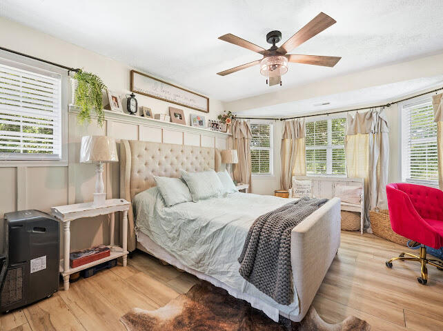8019 South Brewington Road Manning, SC 29102 - Photo 22 of 34 Primary Bedroom