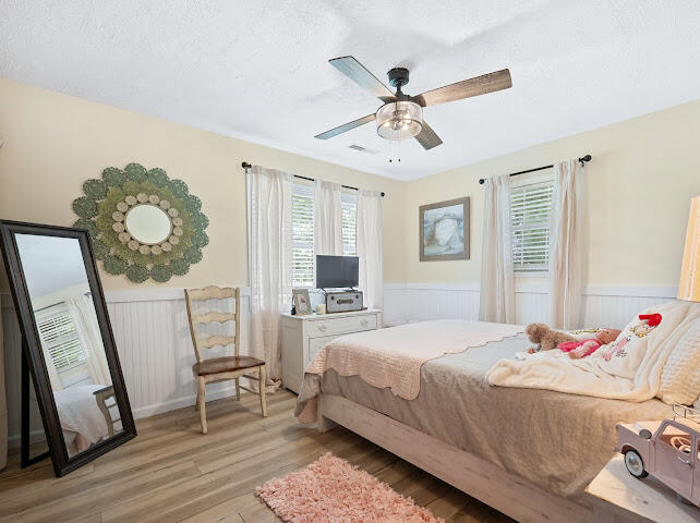 8019 South Brewington Road Manning, SC 29102 - Photo 23 of 34 Primary Bedroom