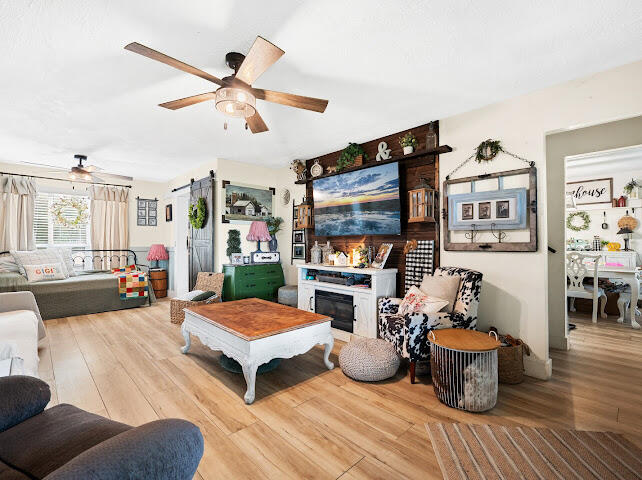 8019 South Brewington Road Manning, SC 29102 - Photo 8 of 34 Living Room