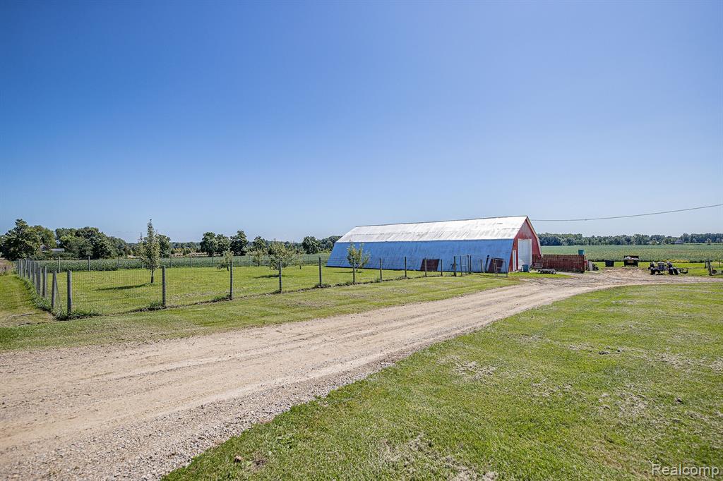 4550 Barnes Road North Branch, MI 48461 - Photo 7 of 38