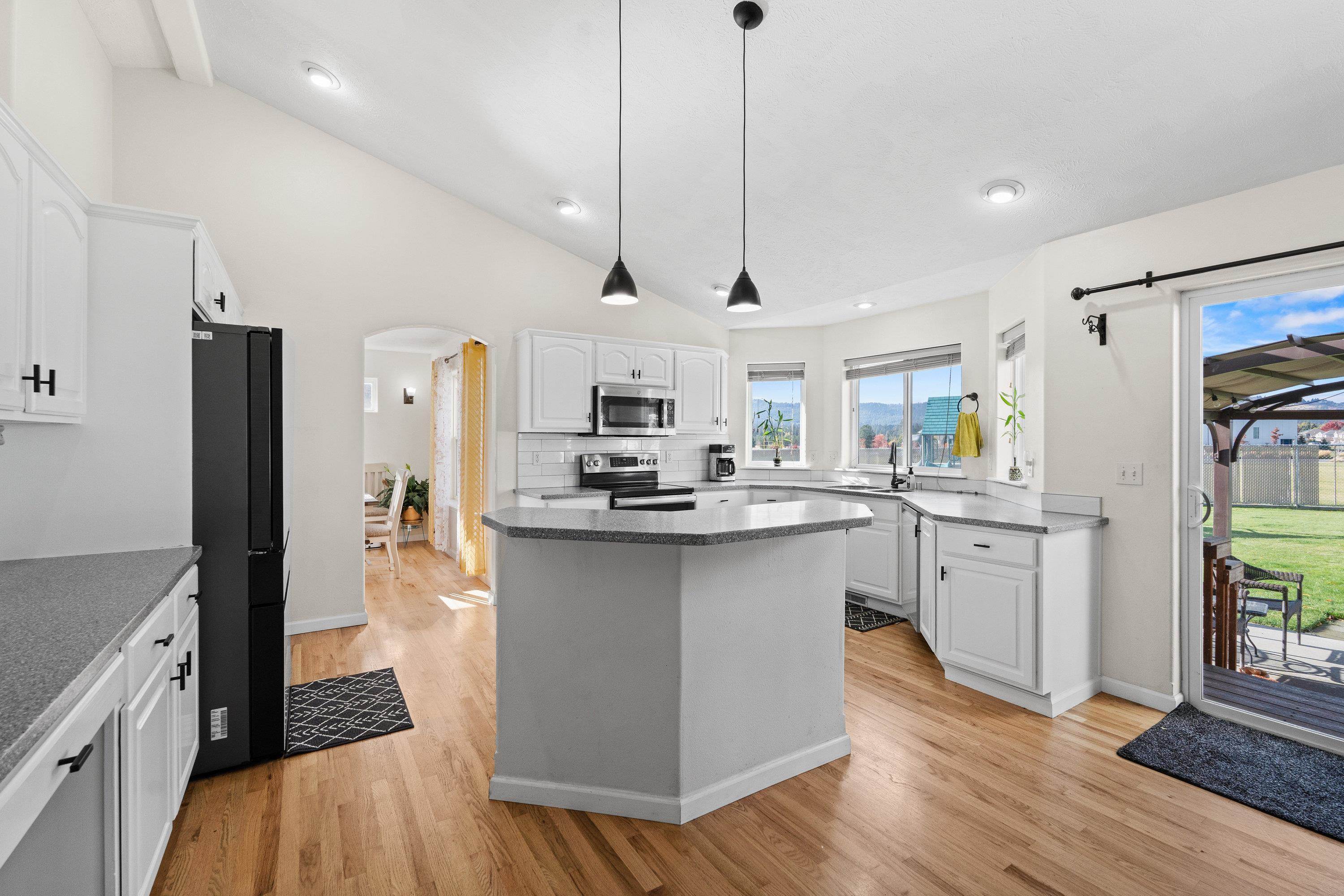 3908 South Virginia Lane Spokane Valley, WA 99206 - Photo 8 of 50