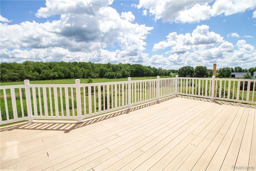 2447 Hadley Road Lapeer, MI 48446 - Photo 6 of 57 IMG_7252.jpg