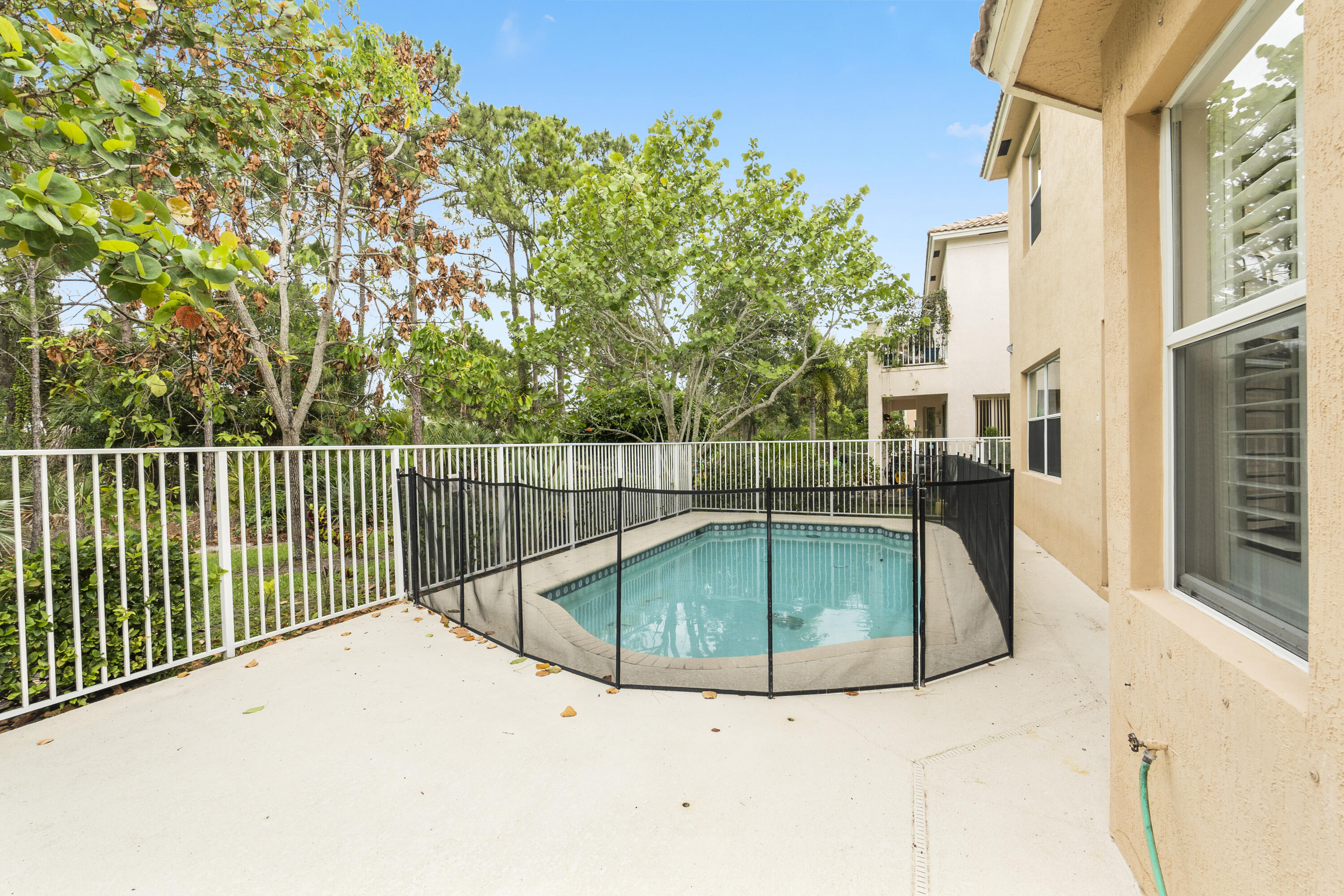 5725 Spanish River Road Fort Pierce, FL 34951 - Photo 30 of 31 Pool/Fence