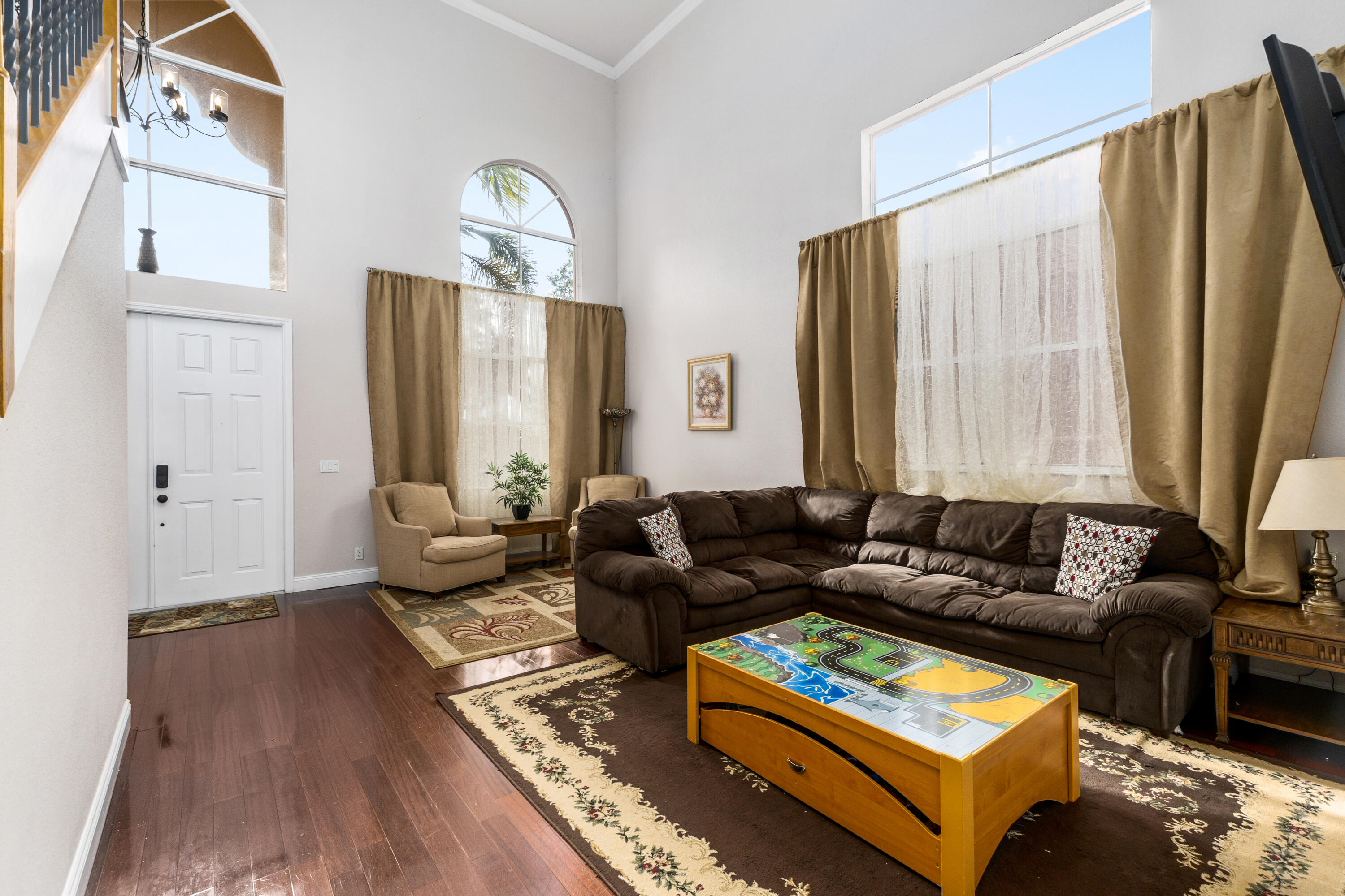 5725 Spanish River Road Fort Pierce, FL 34951 - Photo 9 of 31 Living Room