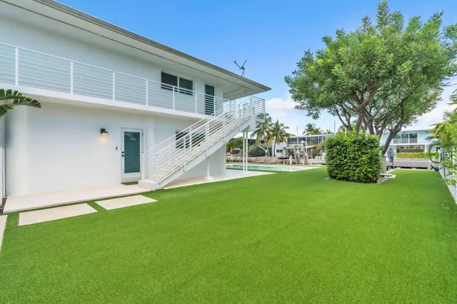 $2,999,000 | 165 Ocean Drive, Tavernier, FL 33070