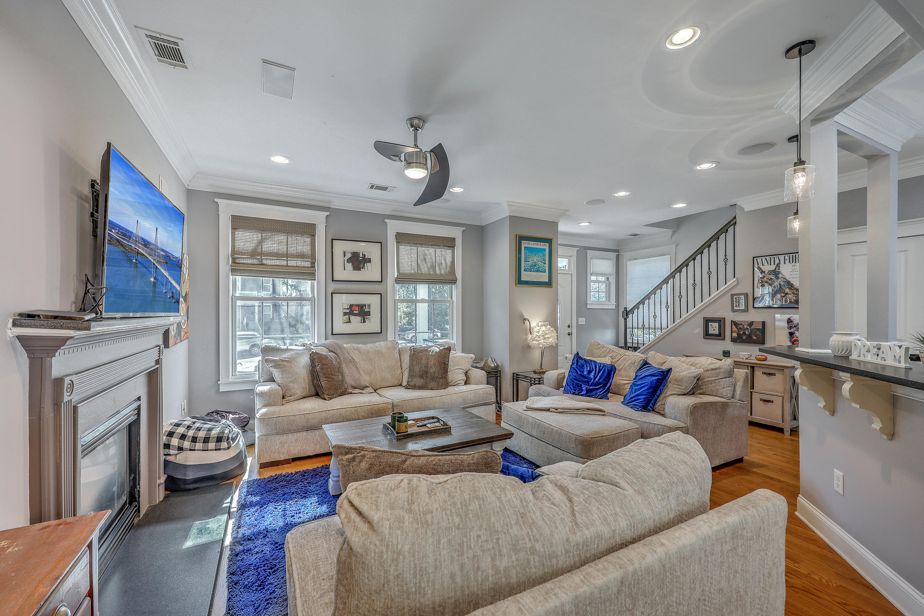 100 Jordan Court Charleston, SC 29492 - Photo 9 of 42 Living room