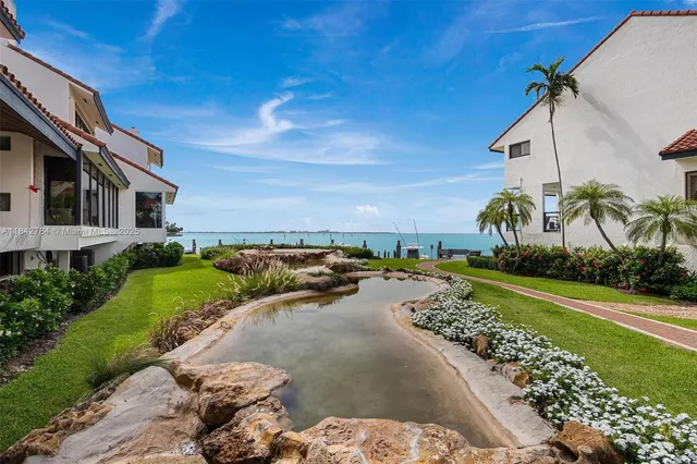 $3,199,000 | 2000 South Bayshore Drive, Unit 69, Miami, FL 33133