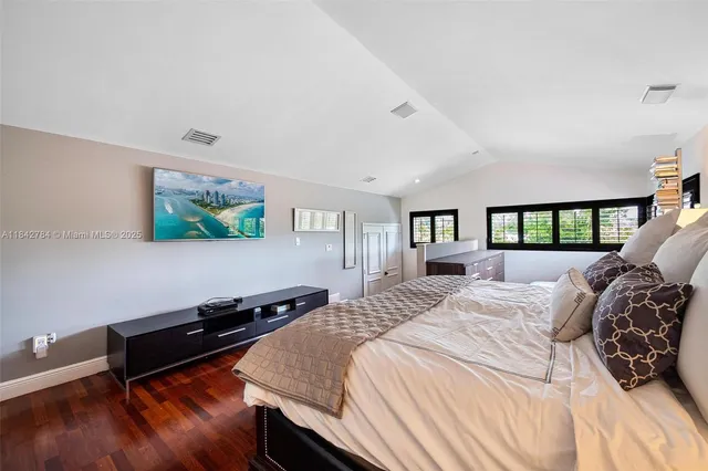 $3,199,000 | 2000 South Bayshore Drive, Unit 69, Miami, FL 33133