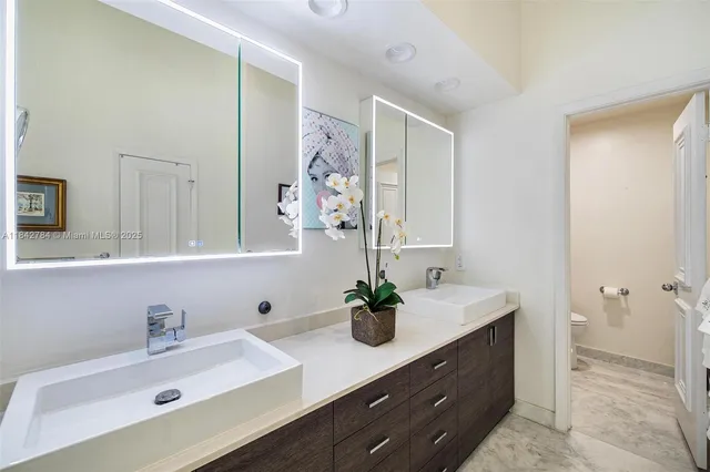 $3,199,000 | 2000 South Bayshore Drive, Unit 69, Miami, FL 33133