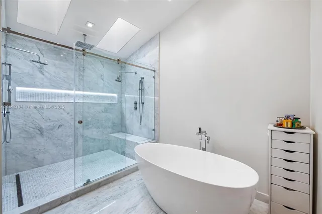 $3,199,000 | 2000 South Bayshore Drive, Unit 69, Miami, FL 33133