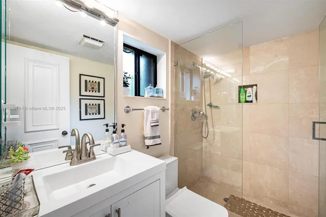 $3,199,000 | 2000 South Bayshore Drive, Unit 69, Miami, FL 33133