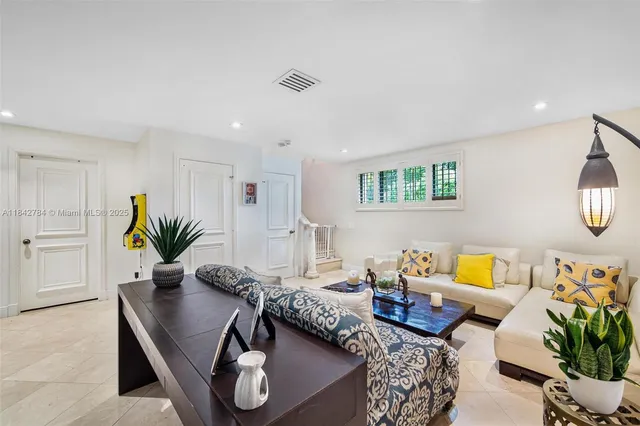 $3,199,000 | 2000 South Bayshore Drive, Unit 69, Miami, FL 33133