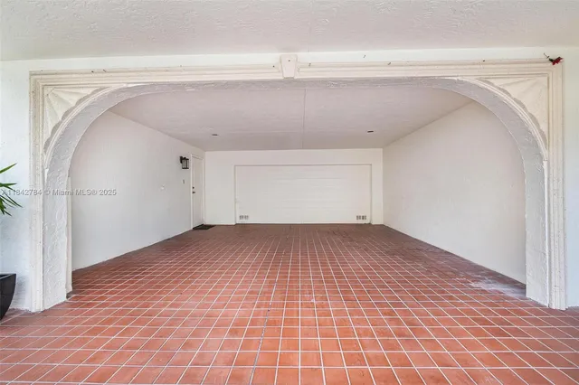 $3,199,000 | 2000 South Bayshore Drive, Unit 69, Miami, FL 33133