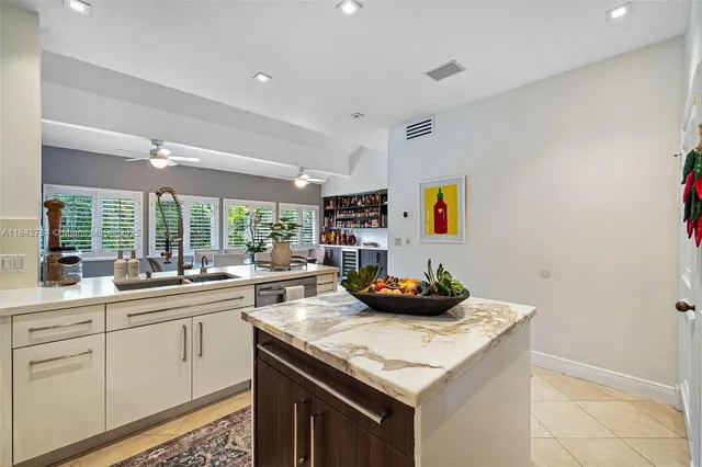 $3,199,000 | 2000 South Bayshore Drive, Unit 69, Miami, FL 33133