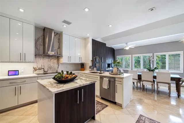 $3,199,000 | 2000 South Bayshore Drive, Unit 69, Miami, FL 33133