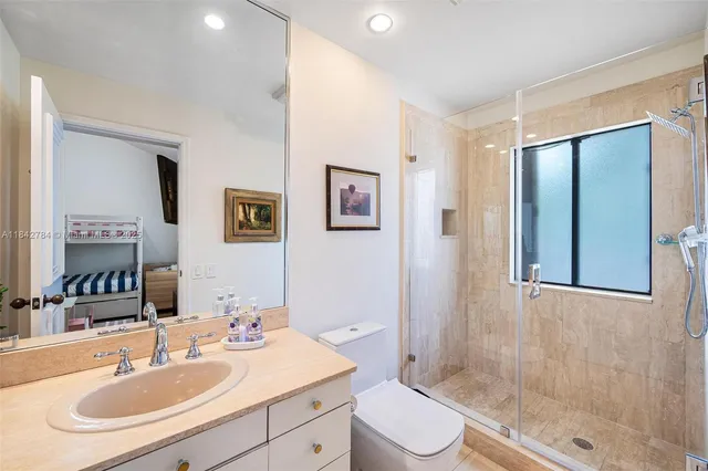 $3,199,000 | 2000 South Bayshore Drive, Unit 69, Miami, FL 33133