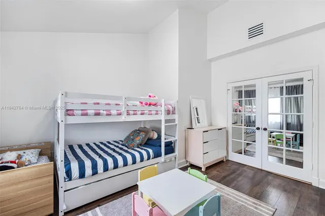 $3,199,000 | 2000 South Bayshore Drive, Unit 69, Miami, FL 33133