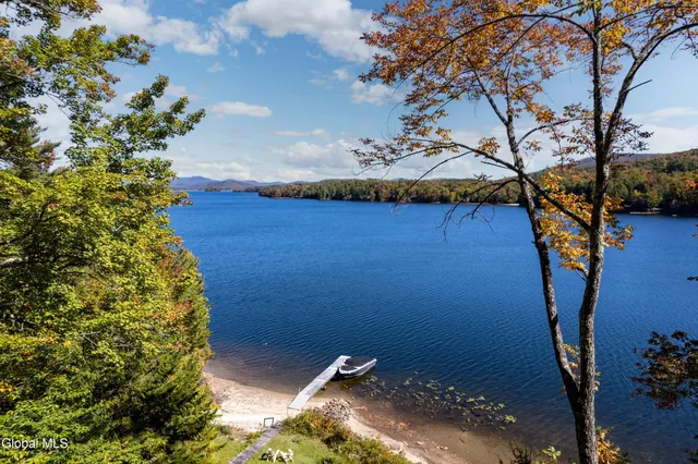 $849,000 | 186 South Shore Road, Lake Pleasant, NY 12108